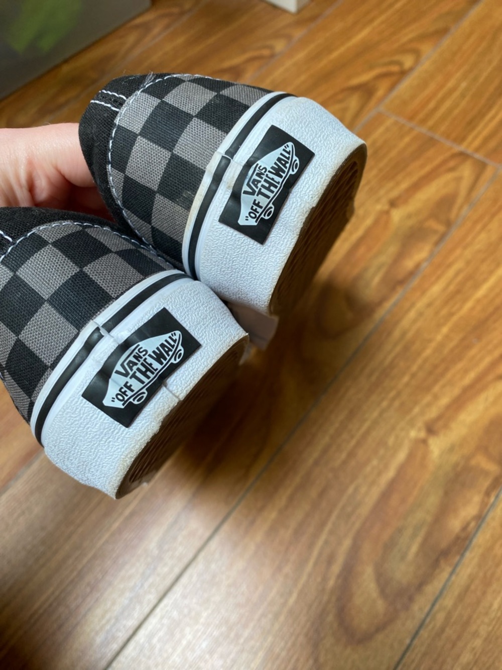 Vans - Picture 3 of 3